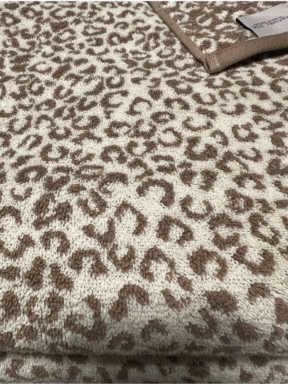 🤎🐆 NWT Rachel Zoe Leopard Bath Towels Set of 2 Animal Cheetah Print